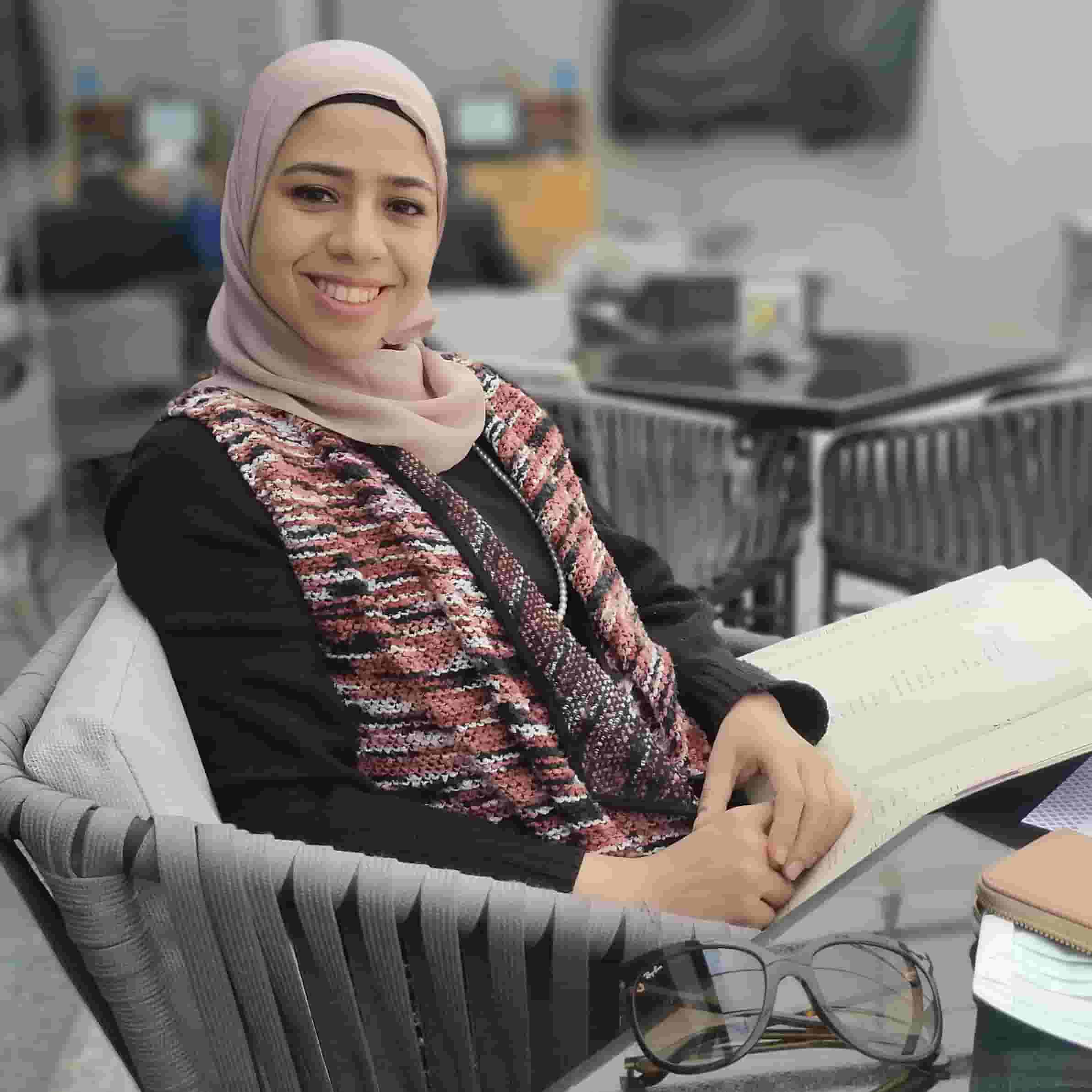 دكتورة Eman El Hamaly