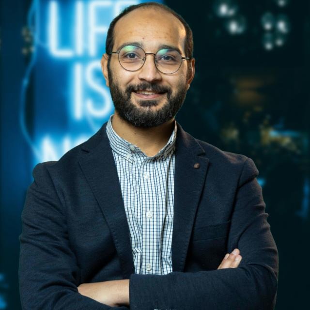 احمد عاطف شرف 